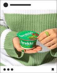 hands holding brekki