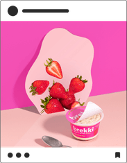 brekki looking in the mirror and seeing strawberries